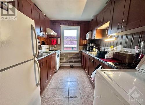 208 Cambridge Street N, Ottawa, ON - Indoor Photo Showing Kitchen