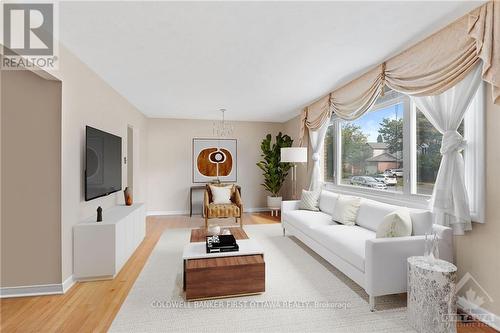 1174 Clyde Avenue, Ottawa, ON - Indoor Photo Showing Living Room