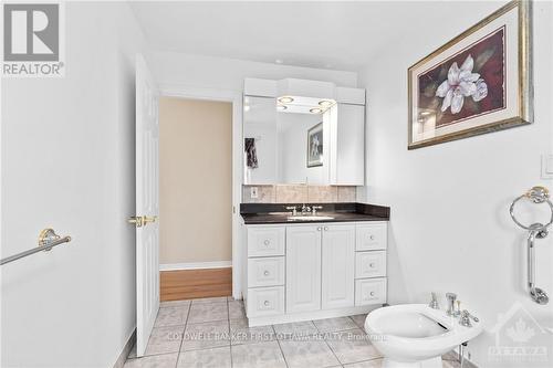 1174 Clyde Avenue, Ottawa, ON - Indoor Photo Showing Bathroom