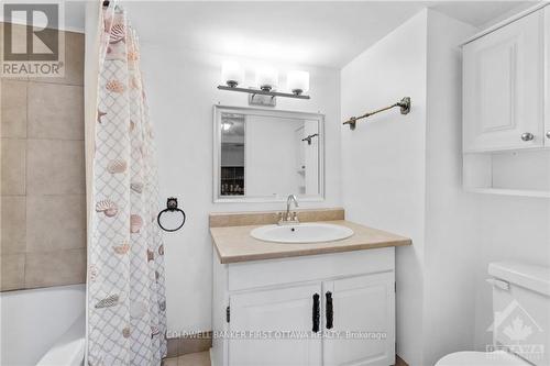 1174 Clyde Avenue, Ottawa, ON - Indoor Photo Showing Bathroom