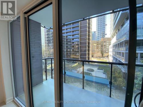 406 - 127 Broadway Avenue S, Toronto, ON -  With Balcony With Exterior