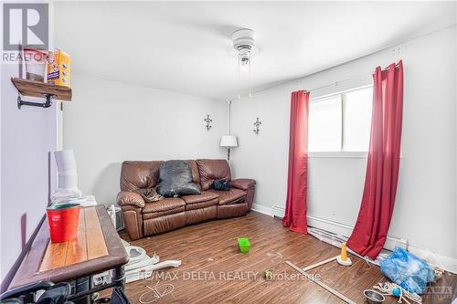 242 Hamilton Street, Hawkesbury, ON - Indoor Photo Showing Living Room