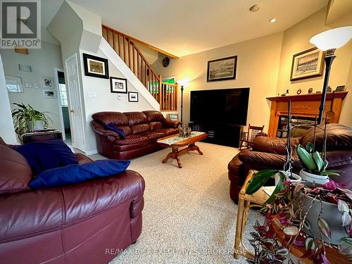 74 Pegg Road, Rideau Lakes, ON - Indoor Photo Showing Living Room