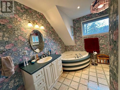 74 Pegg Road, Rideau Lakes, ON - Indoor Photo Showing Bathroom