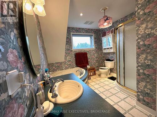 74 Pegg Road, Rideau Lakes, ON - Indoor Photo Showing Bathroom