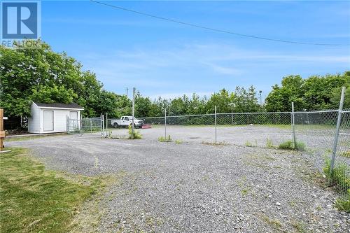 1368 Labrie Avenue, Cyrville - Carson Grove - Pineview (2203 - Cyrville Rd./Industrial Park), ON - Outdoor