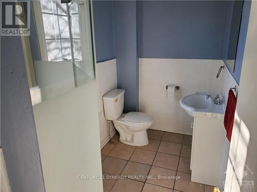 44 Ogden Avenue, Lanark, ON - Indoor Photo Showing Bathroom