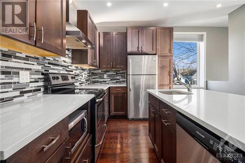 453 Booth Street, West Centre Town (4205 - West Centre Town), ON - Indoor Photo Showing Kitchen With Stainless Steel Kitchen With Upgraded Kitchen