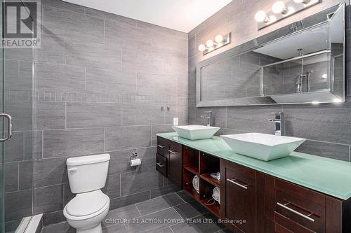 453 Booth Street, Ottawa, ON - Indoor Photo Showing Bathroom