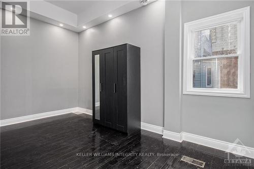 698 Cooper Street, Ottawa, ON - Indoor Photo Showing Other Room