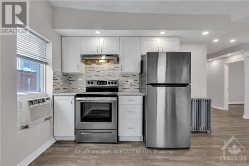 698 Cooper Street, Ottawa, ON - Indoor Photo Showing Kitchen