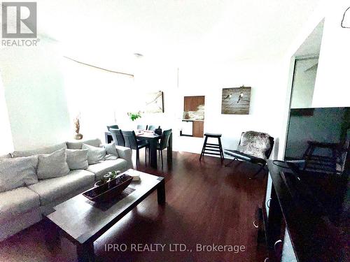 3503 - 208 Enfield Place, Mississauga, ON - Indoor Photo Showing Living Room