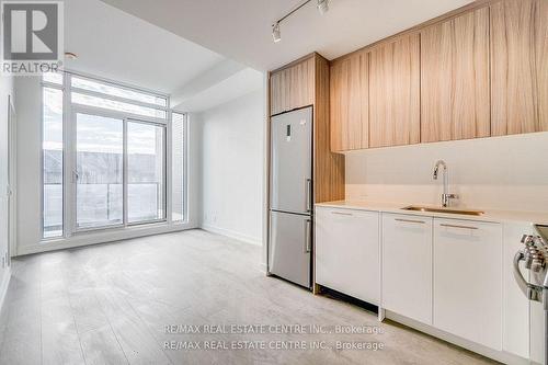 311 - 225 Veterans Drive, Brampton, ON - Indoor Photo Showing Kitchen