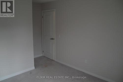 195 Spitfire Drive, Hamilton, ON - Indoor Photo Showing Other Room