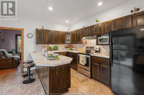 1625 Mersea Rd 6, Leamington, ON - Indoor Photo Showing Kitchen