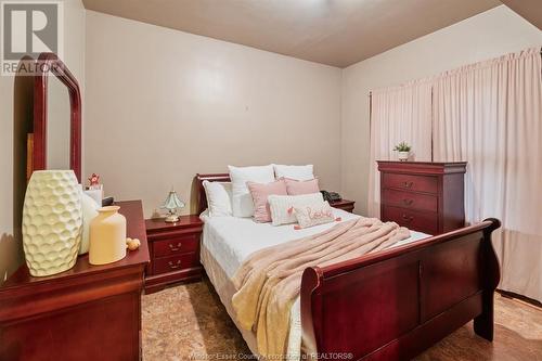 1625 Mersea Rd 6, Leamington, ON - Indoor Photo Showing Bedroom