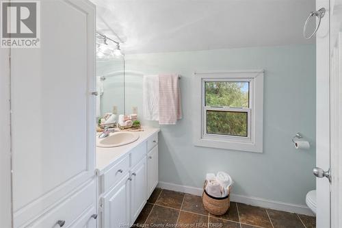 1625 Mersea Rd 6, Leamington, ON - Indoor Photo Showing Bathroom