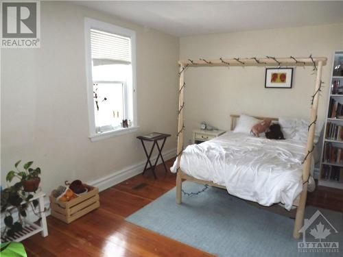 260,262,264 Bronson Avenue, West Centre Town (4204 - West Centre Town), ON - Indoor Photo Showing Bedroom