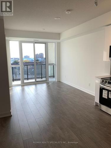 612 - 225 Malta Avenue, Brampton, ON - Indoor Photo Showing Kitchen