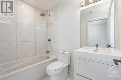 683 Melbourne Avenue, Carlingwood - Westboro And Area (5105 - Laurentianview), ON - Indoor Photo Showing Bathroom