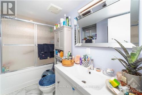 53 Laval Street, Ottawa, ON - Indoor Photo Showing Bathroom