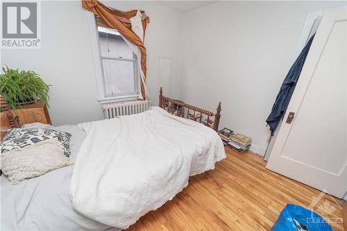 40 Vaughan Street, New Edinburgh - Lindenlea (3302 - Lindenlea), ON - Indoor Photo Showing Bedroom