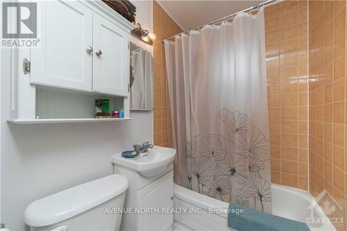 40 Vaughan Street, Ottawa, ON - Indoor Photo Showing Bathroom