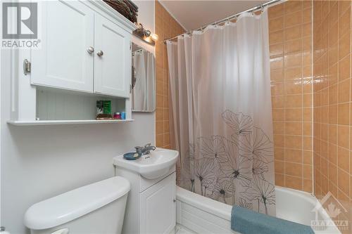 40 Vaughan Street, New Edinburgh - Lindenlea (3302 - Lindenlea), ON - Indoor Photo Showing Bathroom