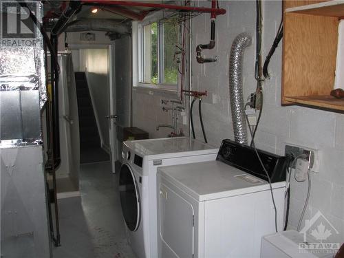 677 Borthwick Avenue, Overbook - Castleheights And Area (3504 - Castle Heights/Rideau High), ON - Indoor Photo Showing Laundry Room