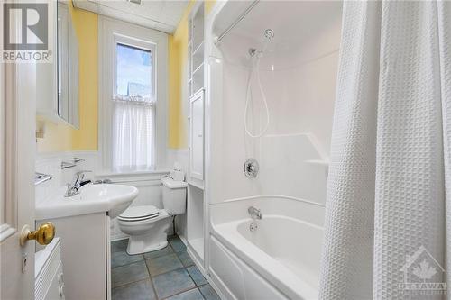 27 & 29 Third Avenue, Glebe - Ottawa East And Area (4402 - Glebe), ON - Indoor Photo Showing Bathroom