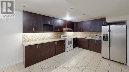 4 Mossbank Drive, Brampton, ON - Indoor Photo Showing Kitchen