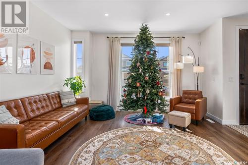 551 Fast Way, Saskatoon, SK - Indoor Photo Showing Living Room