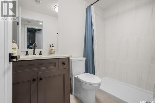 551 Fast Way, Saskatoon, SK - Indoor Photo Showing Bathroom