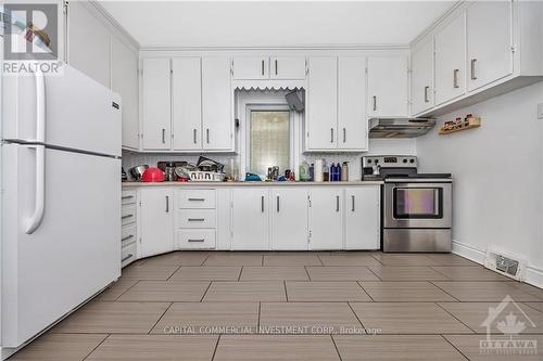 226-228 St Andrew Street, Ottawa, ON - Indoor Photo Showing Kitchen