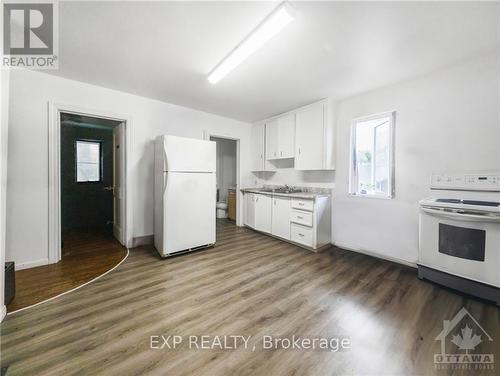 43 Government Road E, Kirkland Lake (Kl & Area), ON - Indoor Photo Showing Kitchen