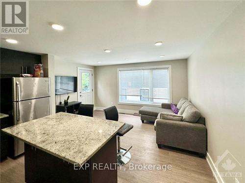 460 Nelson Street, Ottawa, ON - Indoor Photo Showing Kitchen