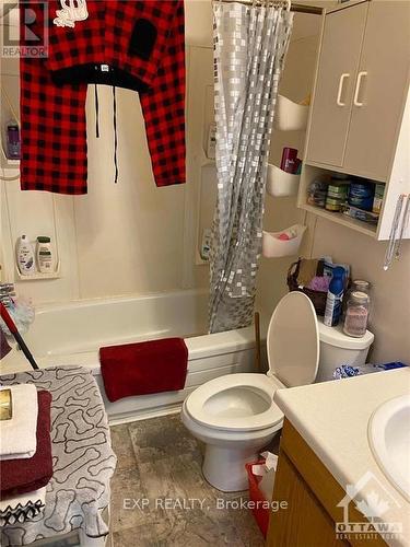 390 Miller Street, Pembroke, ON - Indoor Photo Showing Bathroom