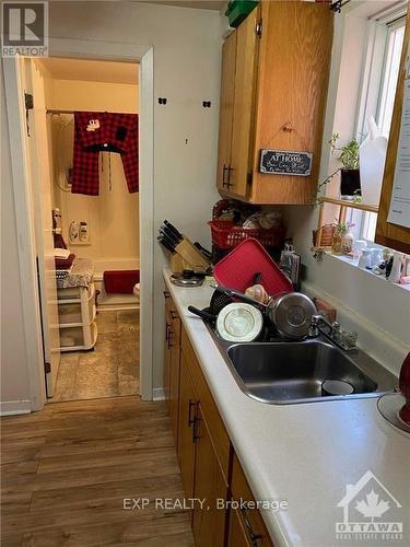 390 Miller Street, Pembroke, ON - Indoor Photo Showing Kitchen