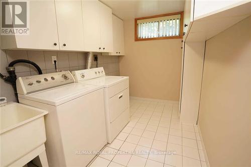 Upper - 182 Essex Avenue, Richmond Hill, ON - Indoor Photo Showing Laundry Room