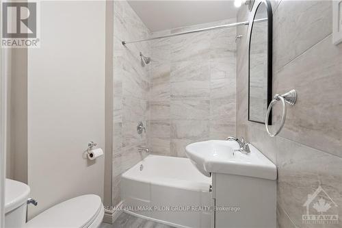 129 Concord Street S, Ottawa, ON - Indoor Photo Showing Bathroom