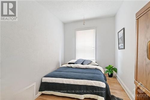 129 Concord Street S, Ottawa, ON - Indoor Photo Showing Bedroom