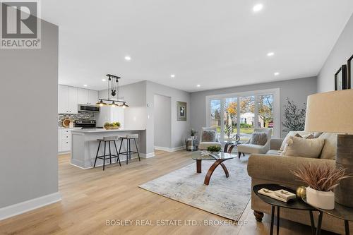 184 Keefer Road, Thorold (558 - Confederation Heights), ON - Indoor Photo Showing Living Room