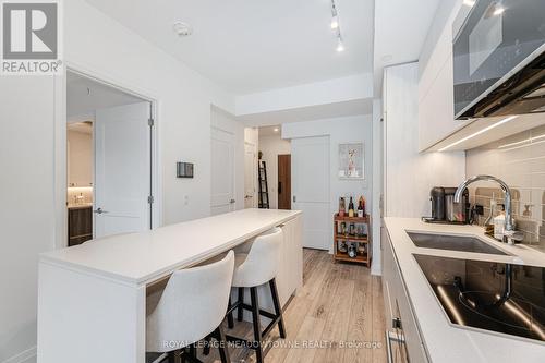 616 - 21 Park Street E, Mississauga, ON - Indoor Photo Showing Kitchen