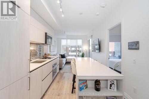 616 - 21 Park Street E, Mississauga, ON - Indoor Photo Showing Kitchen