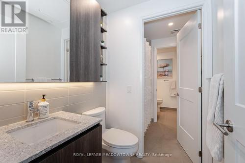 616 - 21 Park Street E, Mississauga, ON - Indoor Photo Showing Bathroom