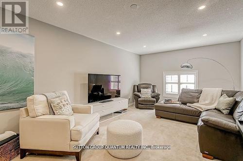 3362 Fox Run Circle, Oakville, ON - Indoor Photo Showing Living Room