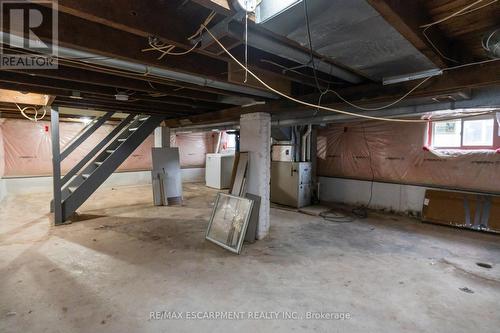 289 Roxborough Avenue N, Hamilton, ON - Indoor Photo Showing Basement