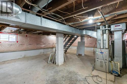 289 Roxborough Avenue N, Hamilton, ON - Indoor Photo Showing Basement