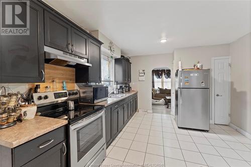 2674 Alexis Road, Windsor, ON - Indoor Photo Showing Kitchen