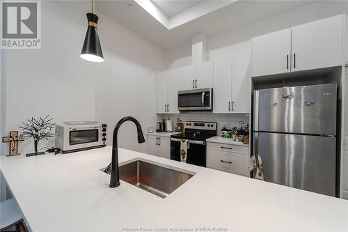 3817 Howard Unit# 102, Windsor, ON - Indoor Photo Showing Kitchen